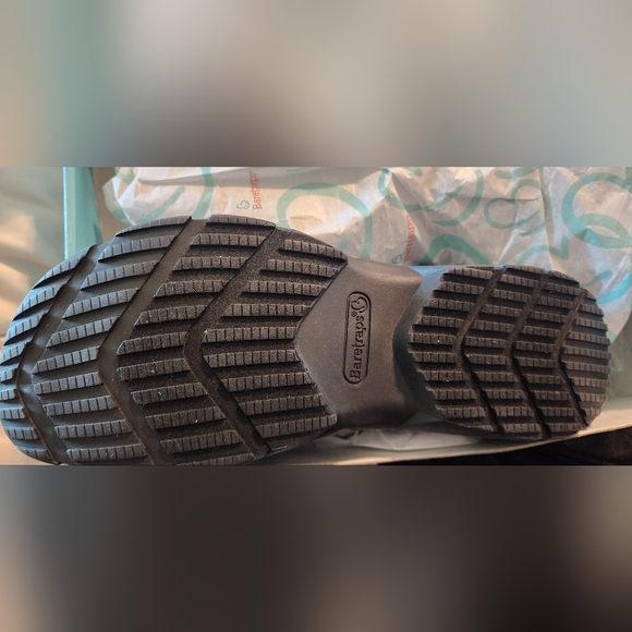 Baretraps Lana Women's Closed Toe Sandals (Navy) - Picture 10 of 11